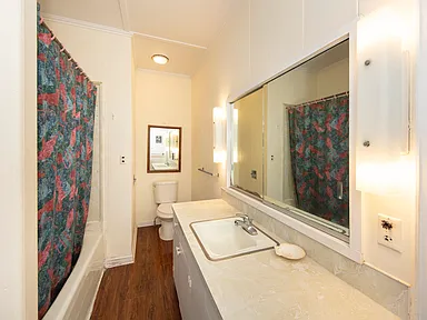 Plantation House - Bathroom